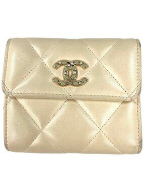 Chanel Quilted Trifold Wallet Lamb Skin Ap2809 White Gold Hardware Coco Pearl